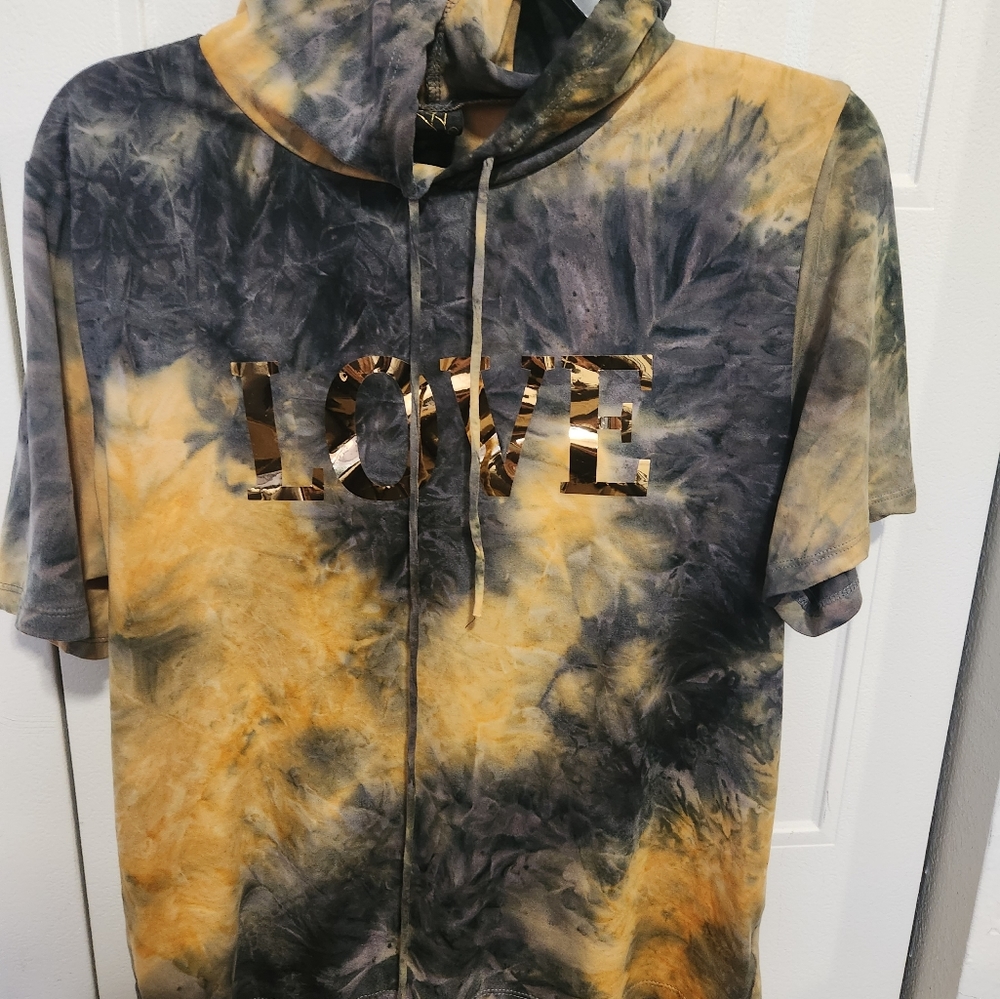 Mega Wear - Picture 3 of 4